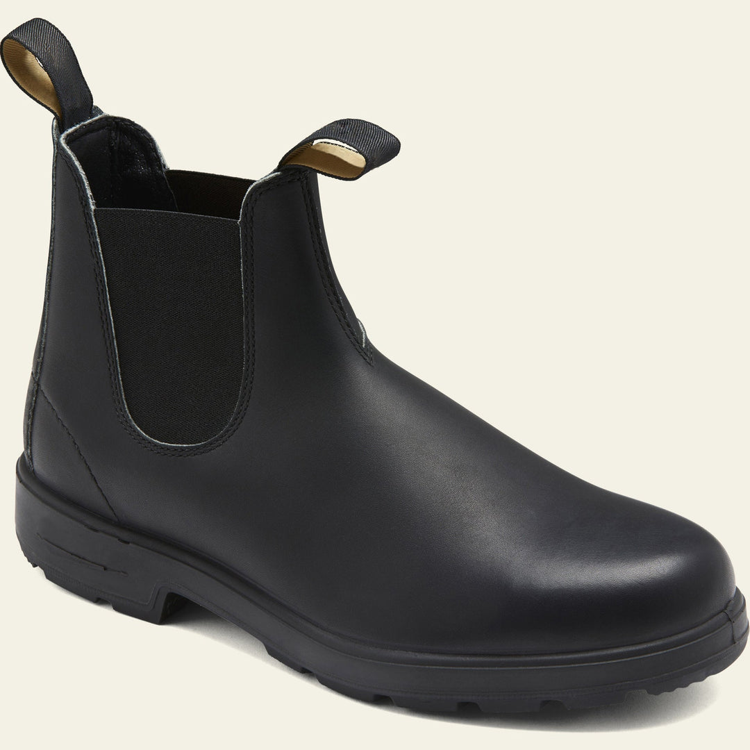 Stylish men's Chelsea ankle boots with easy pull-on design, featuring elastic side panels for a comfortable slip-on fit.