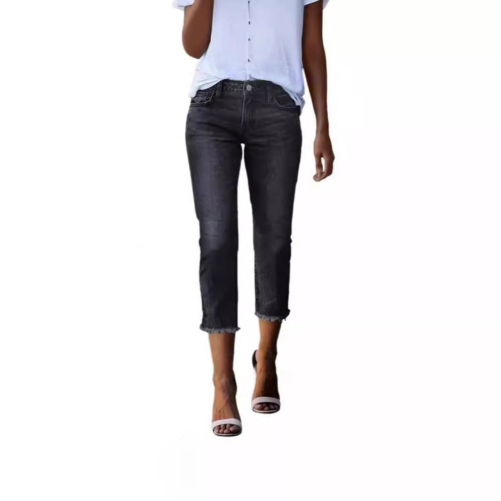 Stylish women's ankle-length jeans, modern fit, high rise, comfortable for summer fashion.