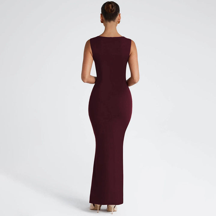 Chic bodycon party dress for women, featuring a stylish square neck and elegant draping for wedding guests.
