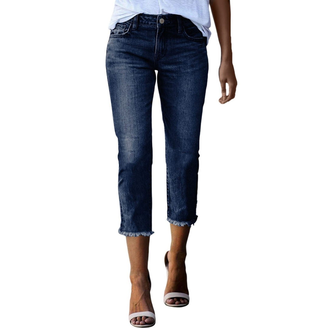 Comfortable women's cropped jeans with a modern fit, high-waisted, great for timeless style.