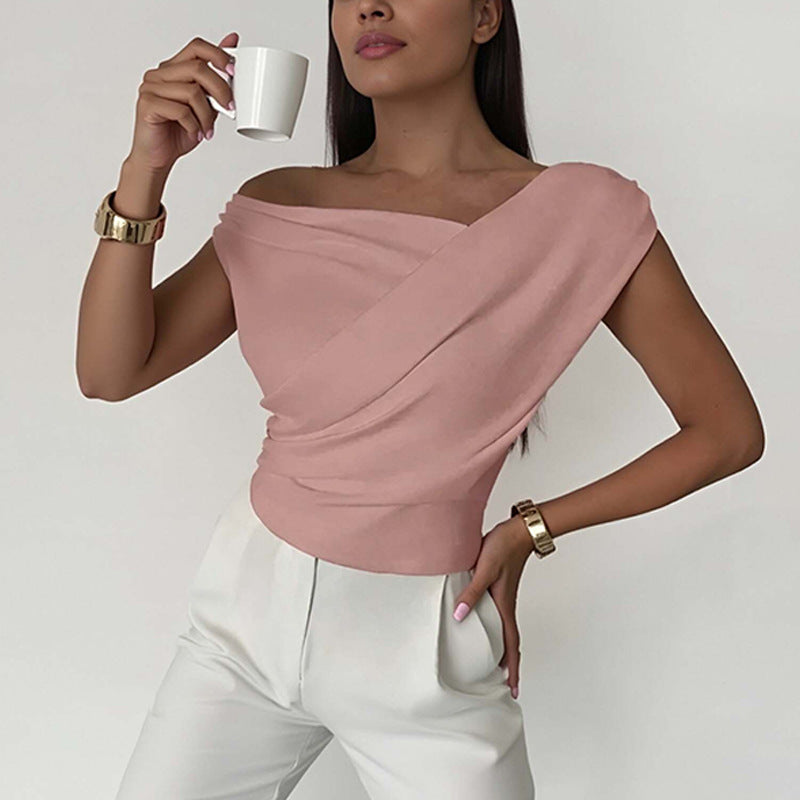 Elegant women's party top: wrap-style blouse with a chic cutout and long sleeves. Versatile fashion.
