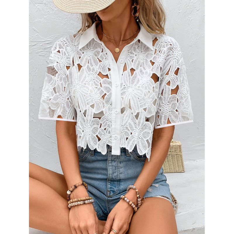 Stylish women's floral crochet shirt, a short sleeve top ideal for summer, beach, or elegant everyday wear.