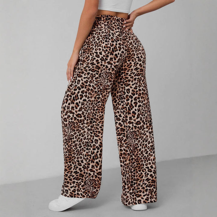 Stylish women's wide leg pattern pants, perfect for comfortable spring and summer casual wear.