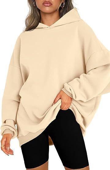 Versatile women's oversized hoodie, great for fall, winter, and casual comfort.