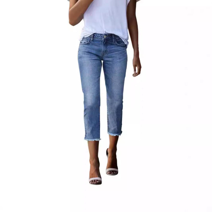 Casual high-waisted cropped jeans for ladies, modern fit, comfortable for daily activities.