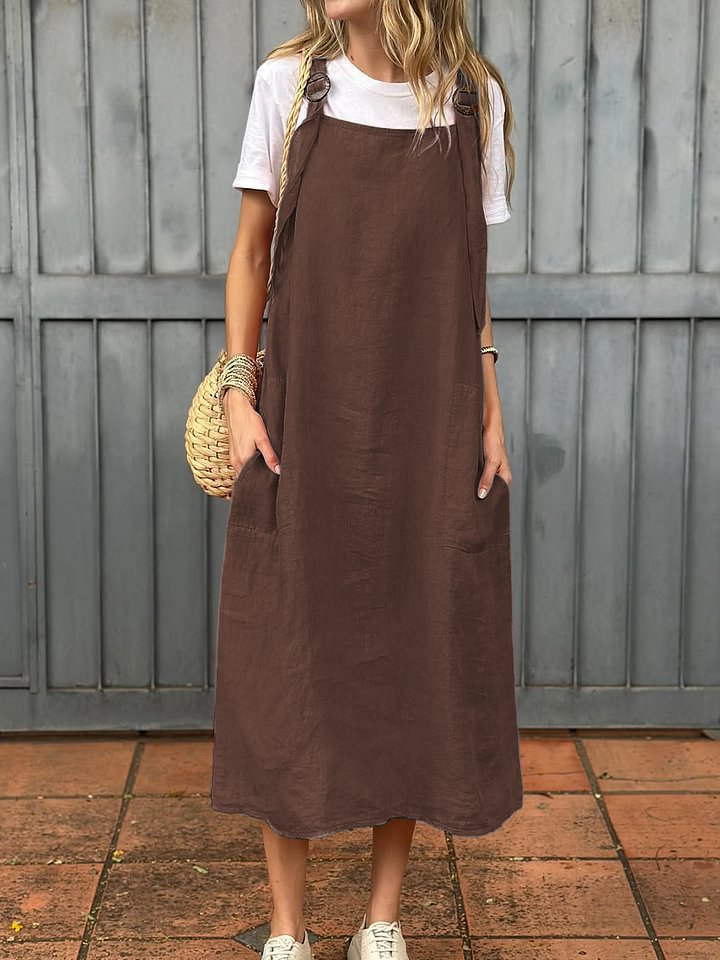 Comfortable women's casual dress for summer, sleeveless, with practical pockets & adjustable straps.