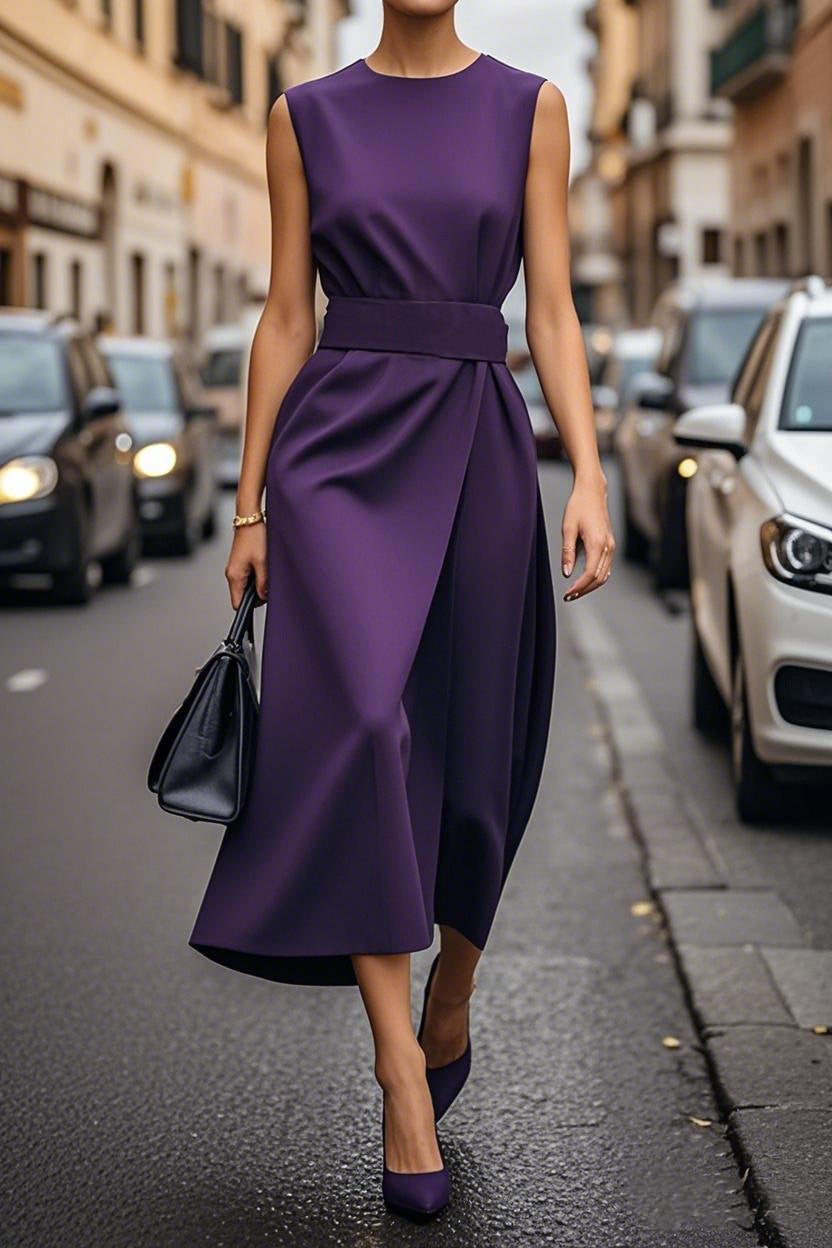Timeless elegance: women's draped maxi dress with a slim waist, perfect as a versatile fashion piece.