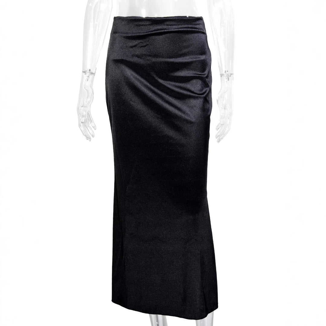 Women's elegant long skirt with a flowing silhouette, versatile for any occasion.