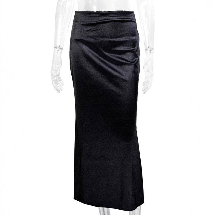 Women's elegant long skirt with a flowing silhouette, versatile for any occasion.