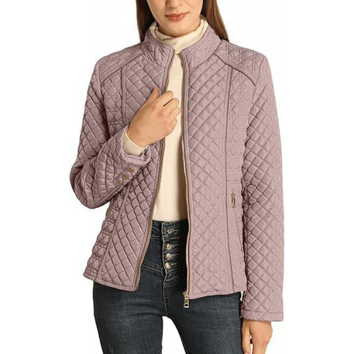 Warm women's outerwear: a high-collar quilted puffer jacket for ultimate casual comfort.