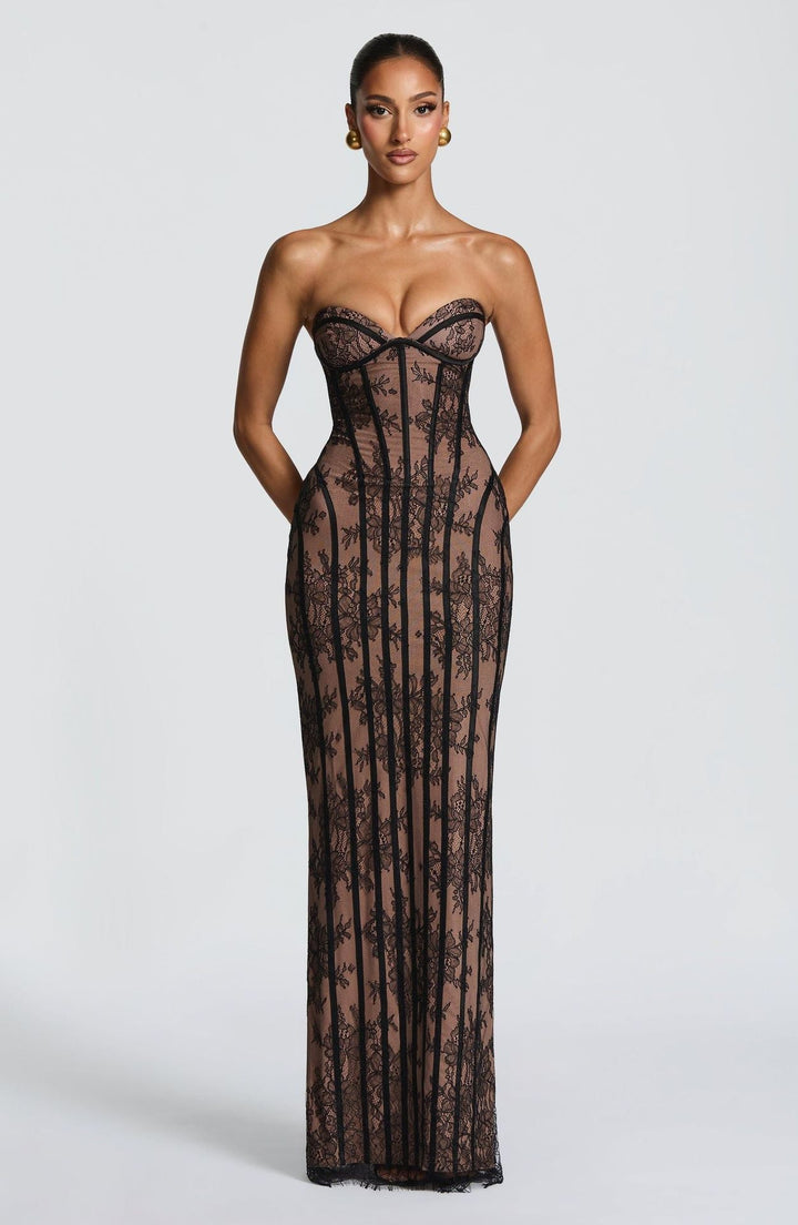 Stylish women's party dress, a fitted bustier bodycon cocktail dress for elegant evening wear.