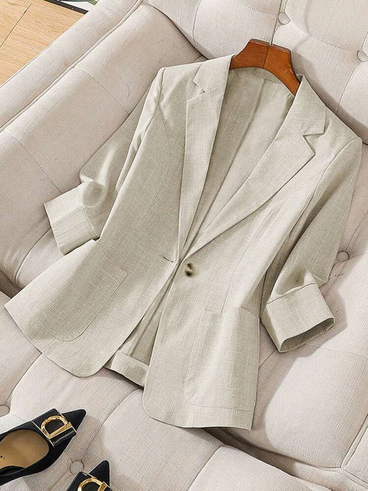 Stylish women's elegant oversized blazer, contemporary design with a comfortable, relaxed fit.