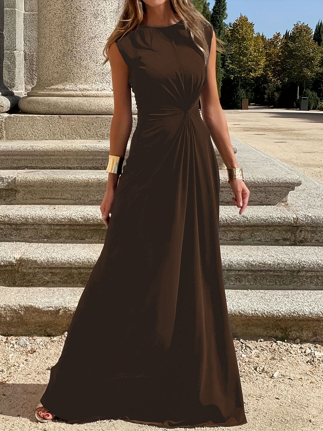 Women's elegant pleated dress, designed with a stunning figure-hugging silhouette for parties.