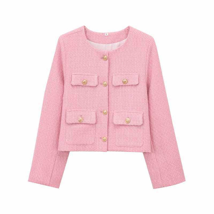 Versatile chic blazer for women, perfect for diverse styling options and professional occasions.