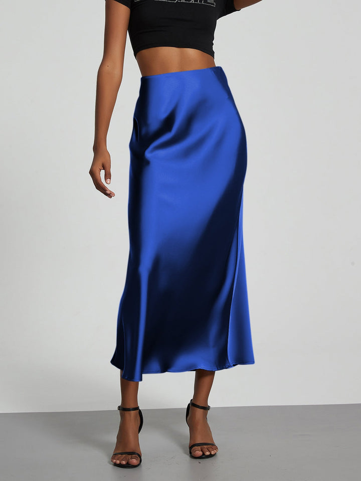 Elegant & flowing women's long skirt, offering versatile style for summer and evening.