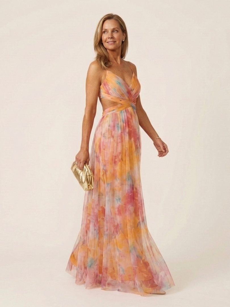 Comfortable women's sleeveless V neck maxi dress with pleats, ideal for casual chic summer styling.