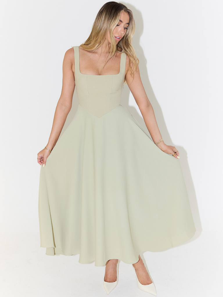 Comfortable & elegant women's midi dress, relaxed fit for effortless style & summer wear.