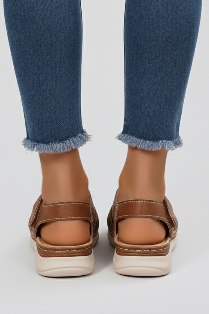 Stylish women's open-toe strap sandals. Perfect for warm weather, everyday wear, and summer comfort.