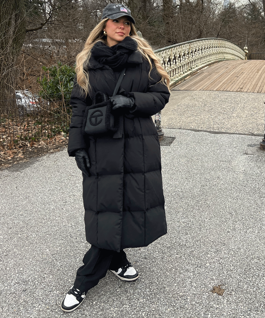 Women's elegant fashion coat: a long quilted winter jacket for severe cold weather.