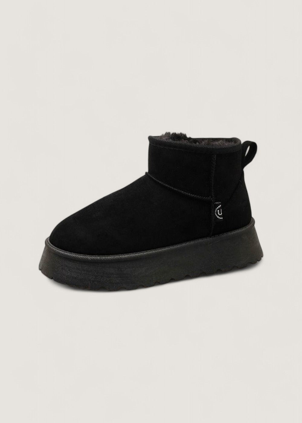Soft women's Tanni winter boots for ultimate comfort in cold weather. Warm, cozy, and stylish everyday footwear.