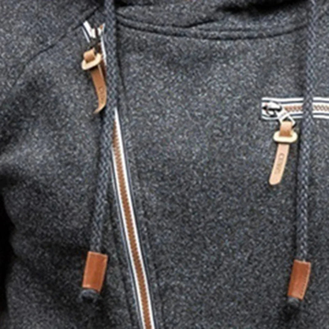New men's apparel: warm hooded sweatshirt, ideal for fall/winter, offering comfort and practical pockets.