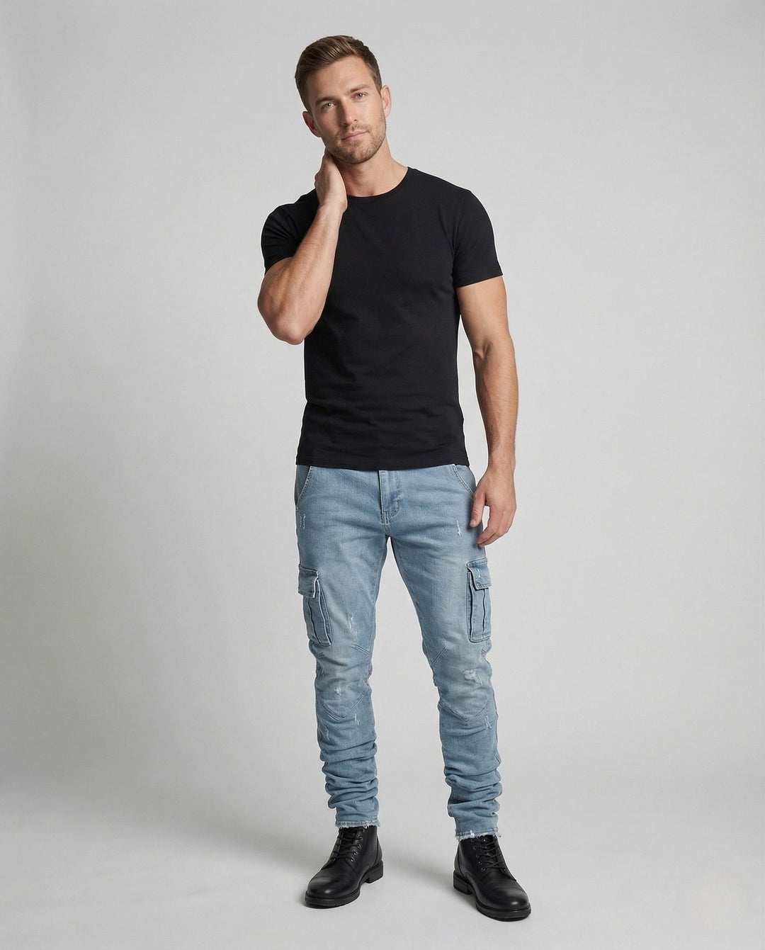 Men's slim fit cargo jeans with stylish sewn pockets, perfect for urban street style and casual wear.