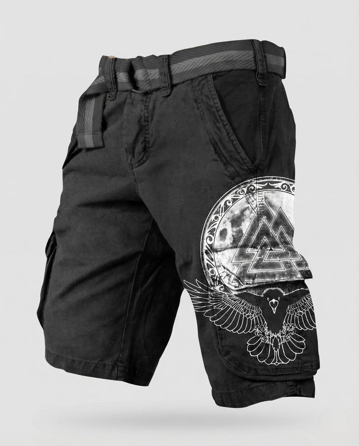 Stylish green men's cargo shorts, multi-pocket design for secure storage, ideal for outdoor adventures.