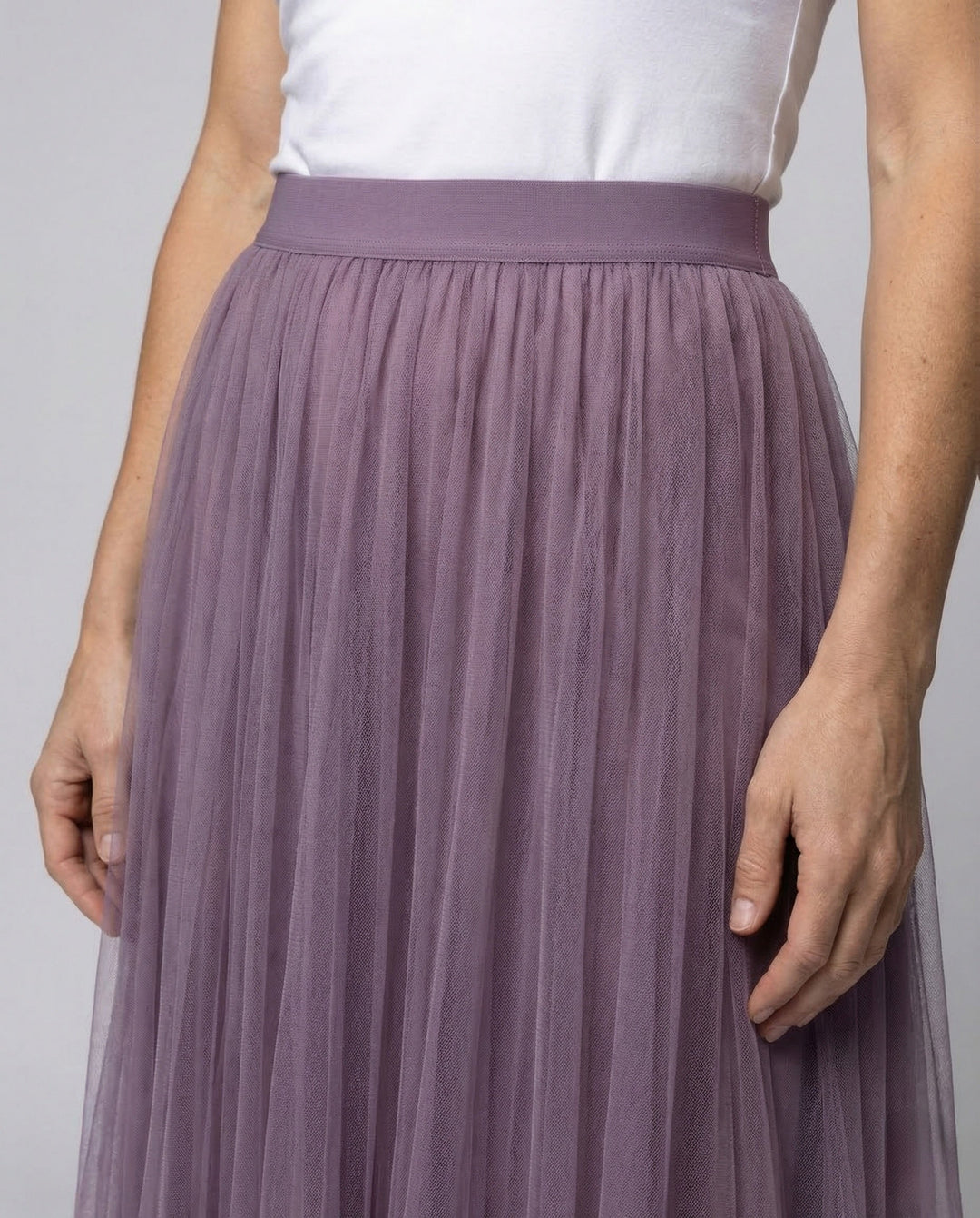 Women's formal pleated maxi skirt, perfect for parties, weddings, and elegant occasion wear.