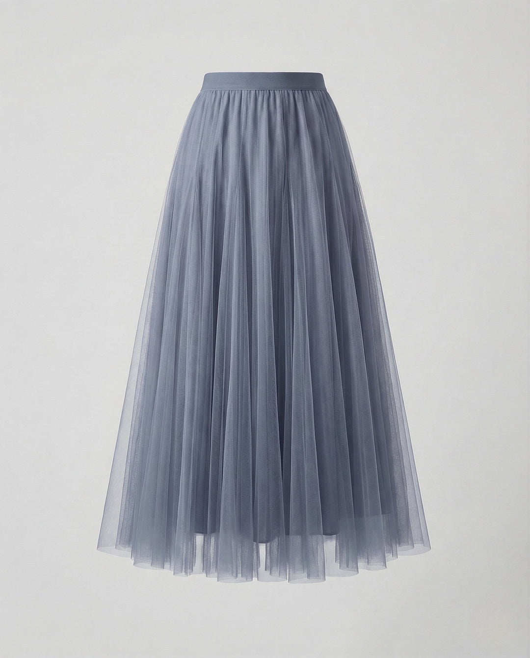 Versatile women's elegant pleated maxi skirt, suitable for both formal events and chic everyday style.