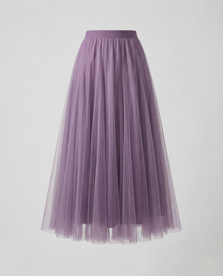 Spring/summer elegant pleated maxi skirt for women, a stylish and flowy high-waisted outfit.
