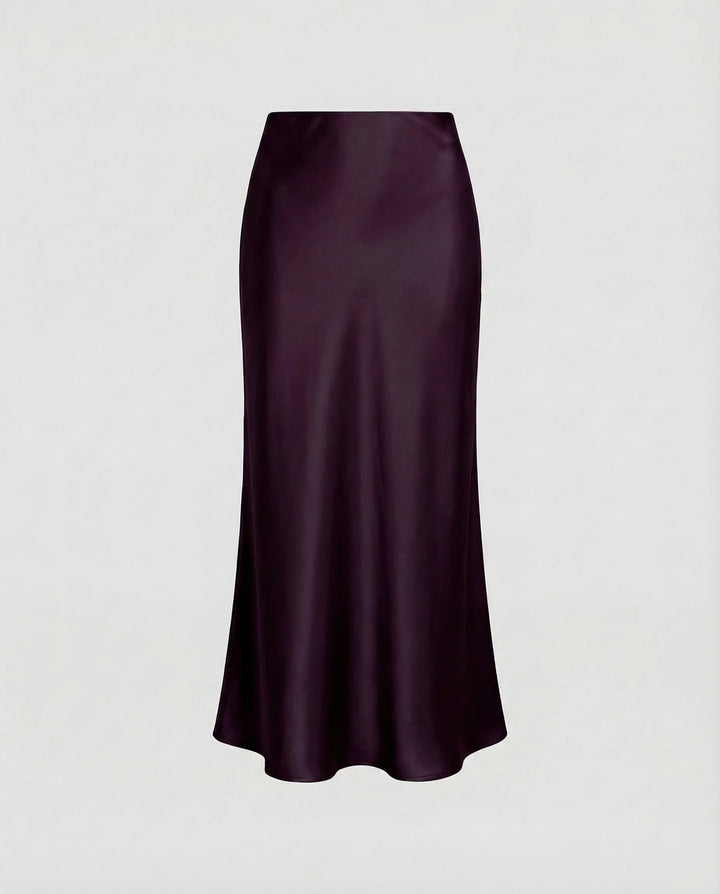 Women's high-waist draped midi skirt in black, showcasing elegant flow and versatile fashion.