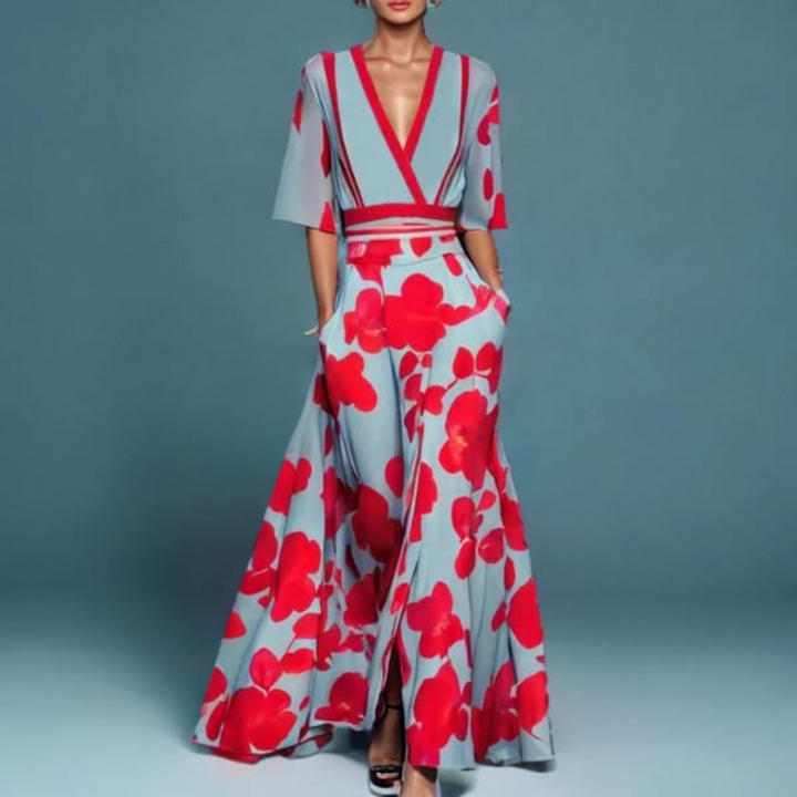 Stylish women's elegant floral dress, suitable as a summer party dress or a comfortable day-to-day versatile outfit.