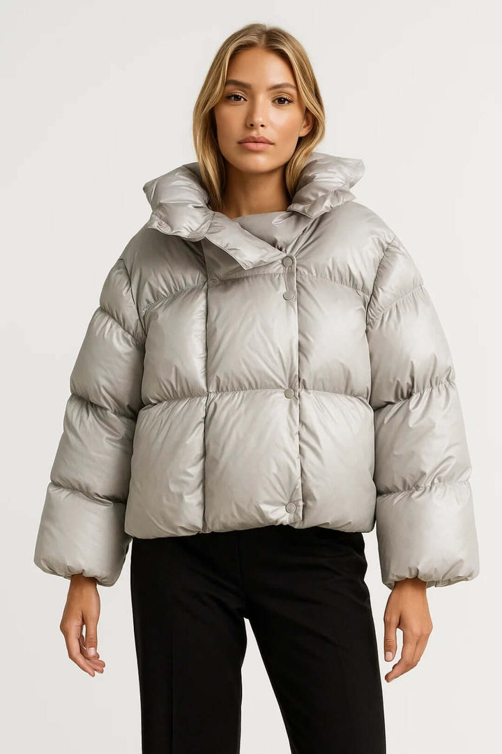 Trendy ladies' oversized puffer coat, stylish and warm, perfect for modern fashion and cold weather.