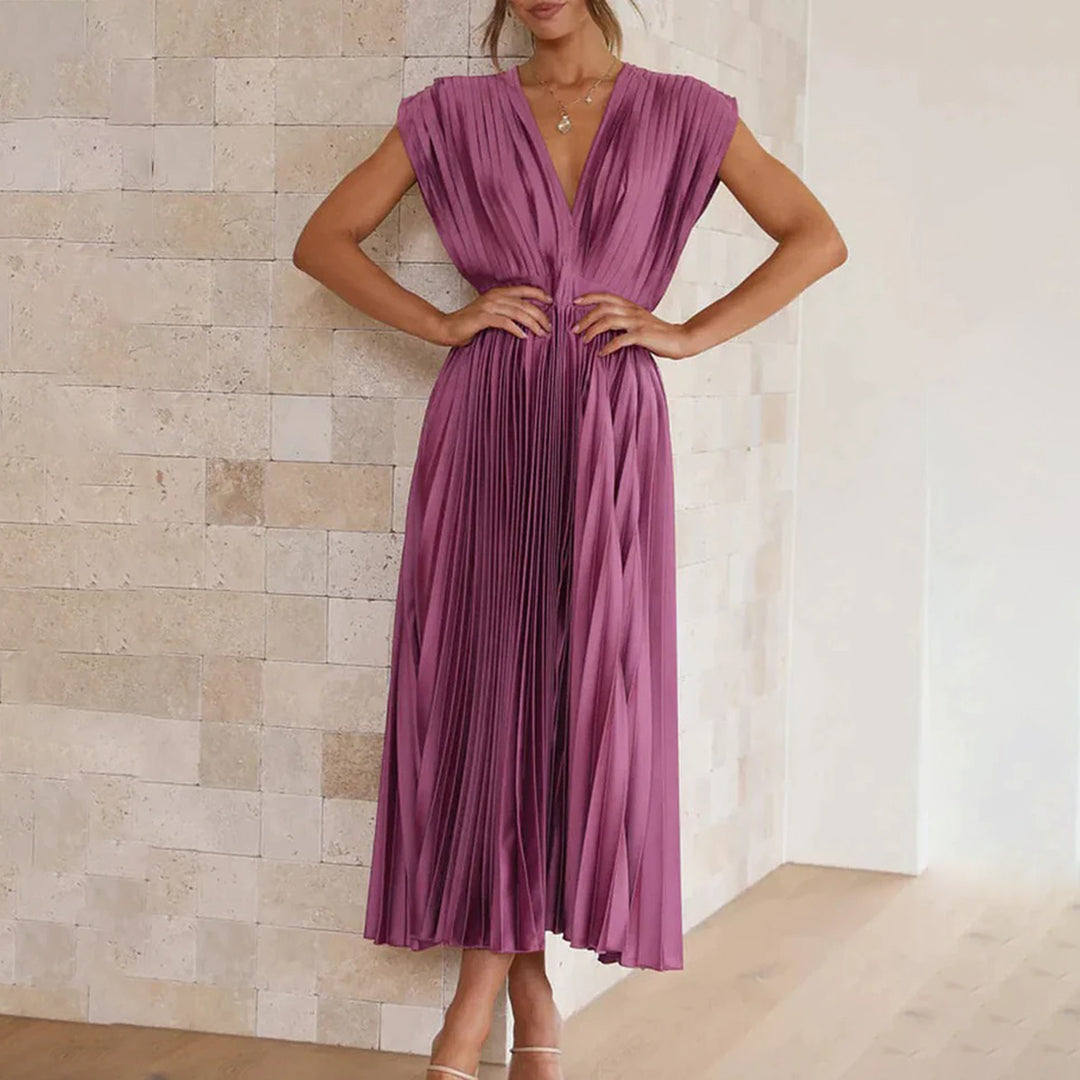 Versatile women's summer midi dress, elegant for both day and night, offering a flattering fit.