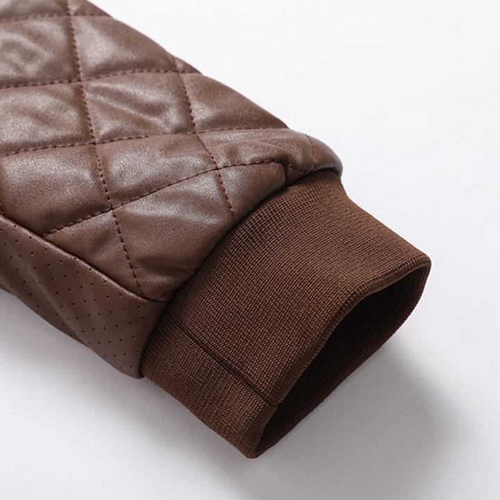 Everyday men's jacket, slim fit and modern classic design. Essential outerwear for versatile fashion.