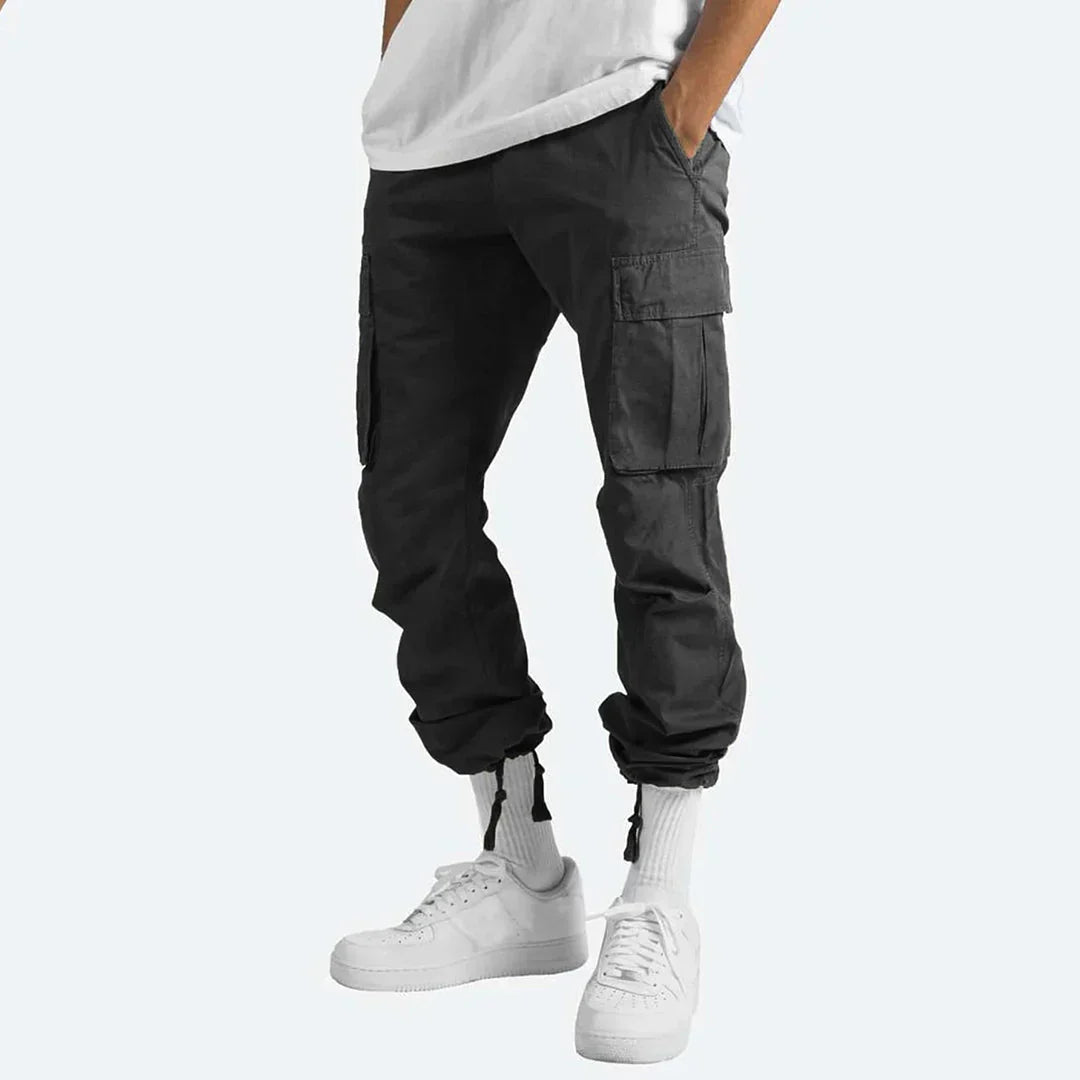 Men's multi-pocket cargo trousers in a relaxed fit, ideal for utility and casual everyday wear.