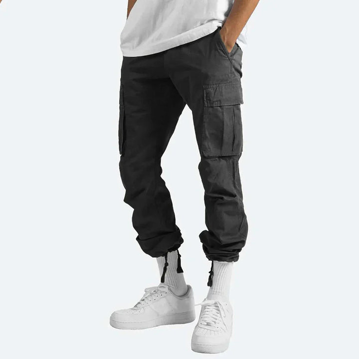 Men's multi-pocket cargo trousers in a relaxed fit, ideal for utility and casual everyday wear.