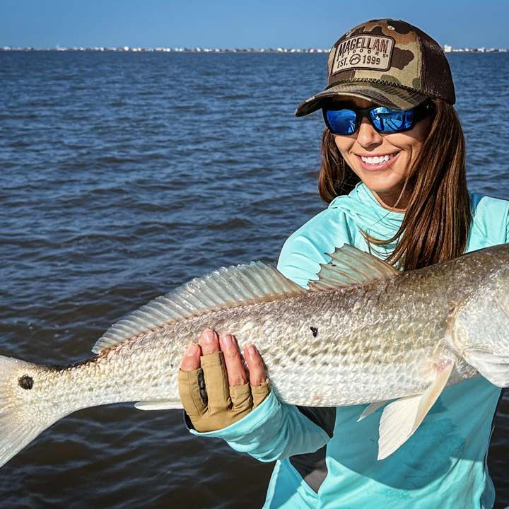Unisex polarized cycling sunglasses with UV400 protection for glare-free outdoor performance & active use.