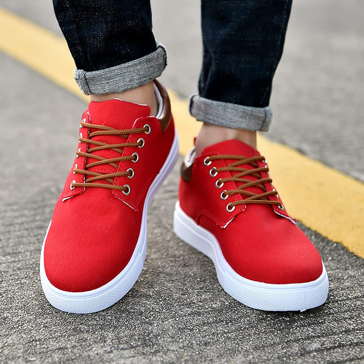 Men's stylish low-top sneakers, lace-up, cushioned for all-day wear and casual outings.