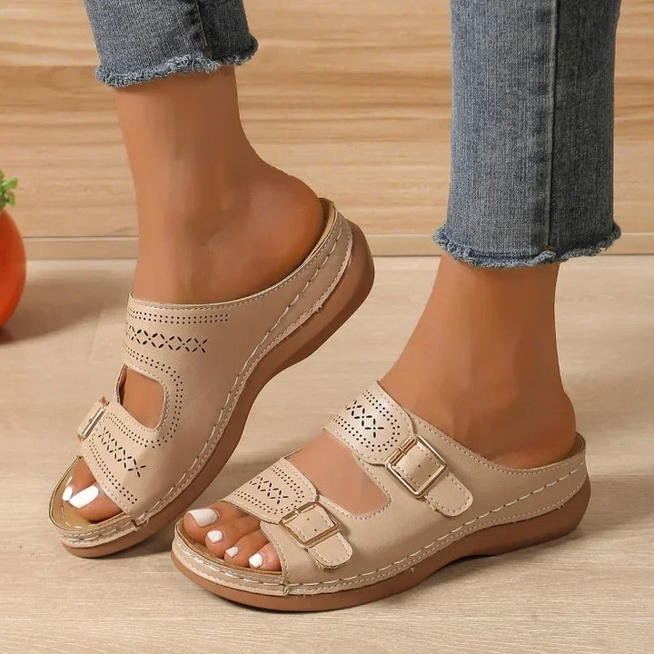 Women's walking sandals with adjustable straps & orthopedic arch support, providing comfort & foot pain relief.