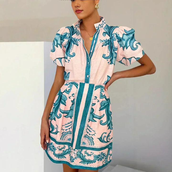 Short women's dress: floral print, puff sleeves, and a breezy mini sundress design.