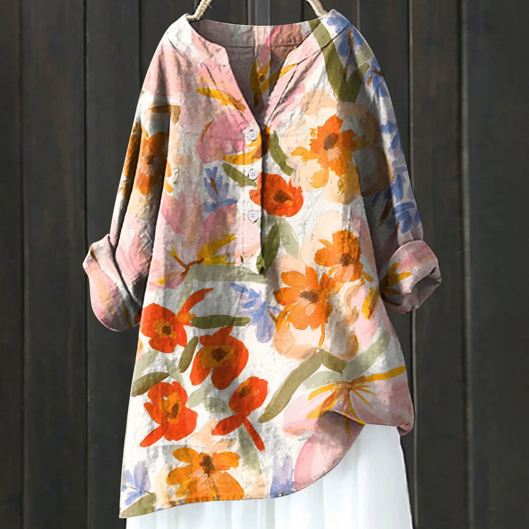 Effortless style women's floral print casual blouse, V-neck, regular fit, ideal for summer fashion.