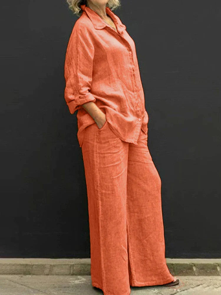 Stylish women's two-piece matching set, perfect for spring fashion or a comfortable summer outfit. Relaxed fit.