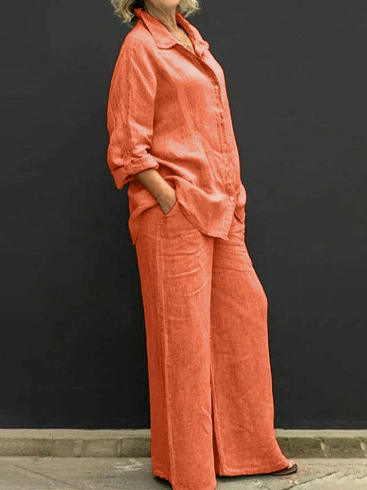 Stylish women's two-piece matching set, perfect for spring fashion or a comfortable summer outfit. Relaxed fit.