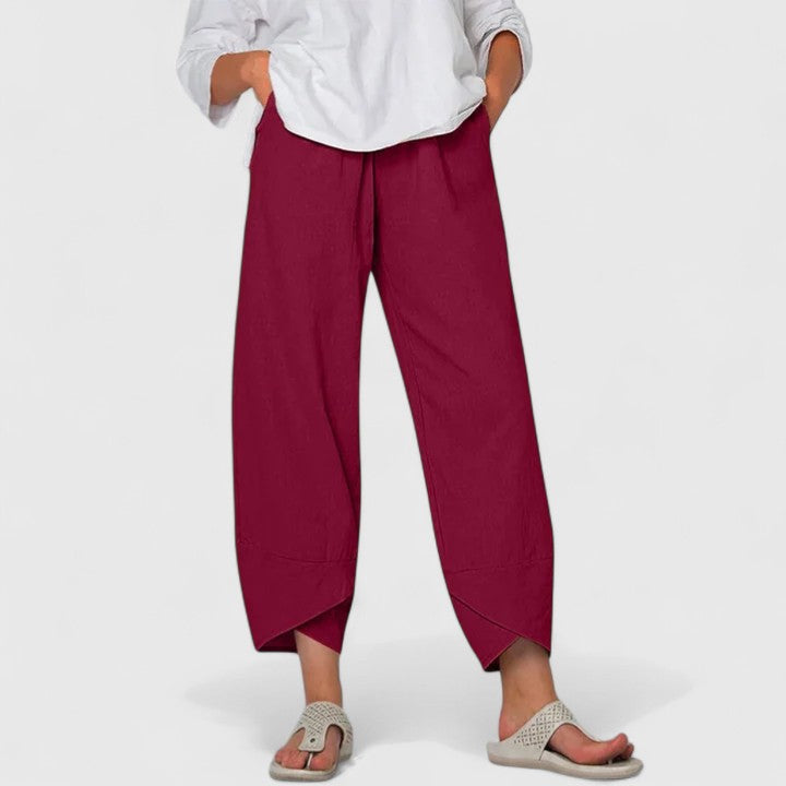 Versatile wide-leg women's pants, designed for stylish comfort and a chic, elegant appeal.