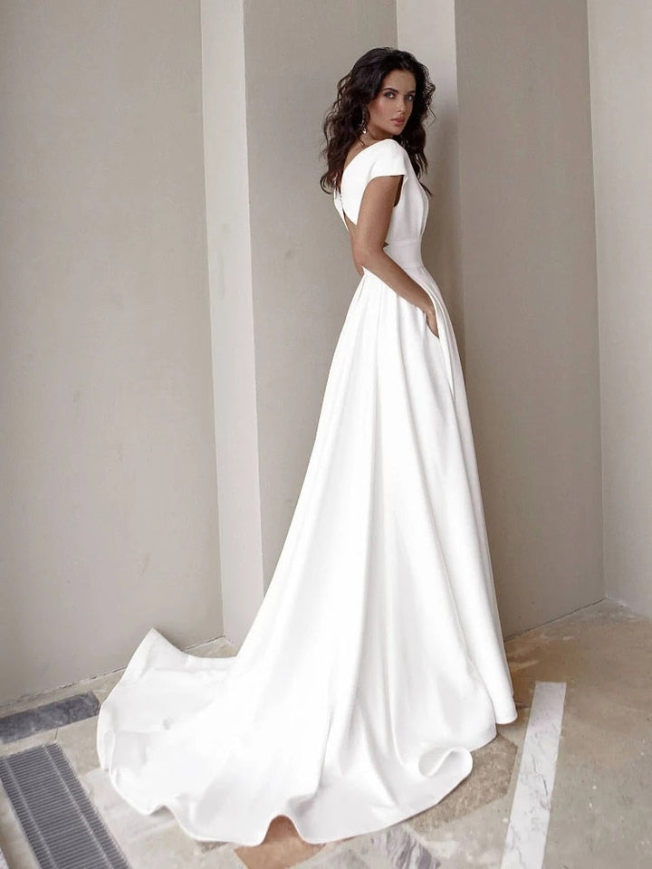 Stunning women's V-neck evening gown for special occasions, featuring a stylish high slit and floor-length skirt.