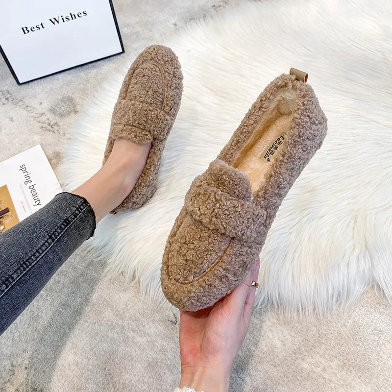 Soft teddy women's loafers, warm & comfortable. Ideal for cozy winter days, stylish casual footwear.