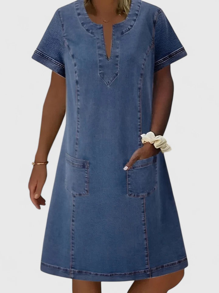 Women's comfortable flowy blue casual dress with pockets, perfect for everyday wear and summer fashion.