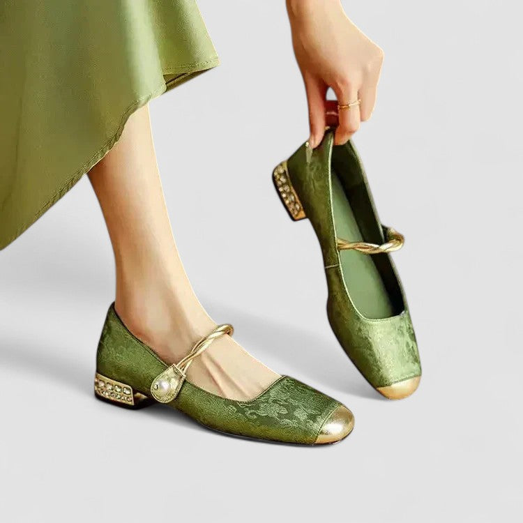 Women's comfortable orthopaedic Mary Jane shoes, elegant block heel, perfect for vintage style.
