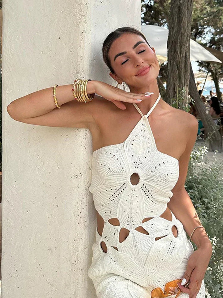 Comfortable women's mini summer dress, light fabric, ideal for versatile holiday wear & effortless style.